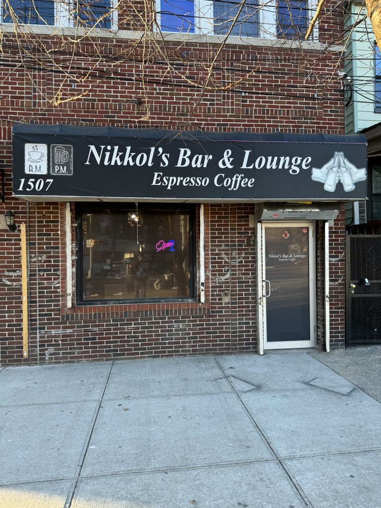 Nikkol's Bar & Lounge