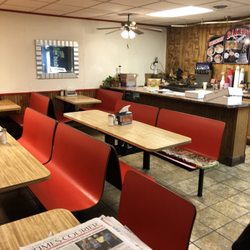 Carl S Bakery Restaurant 24 Photos 31 Reviews Donuts 819 E Photo Of Carl S Bakery Restaurant East Peoria Il United States Seating