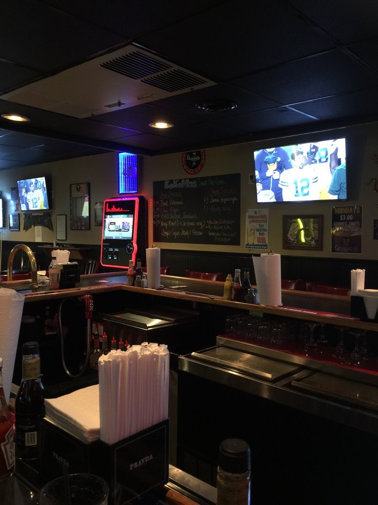 KoKoMo’s Sports Bar and Grill 17 Photos & 19 Reviews Sports Bars 691 Yorktown Rd