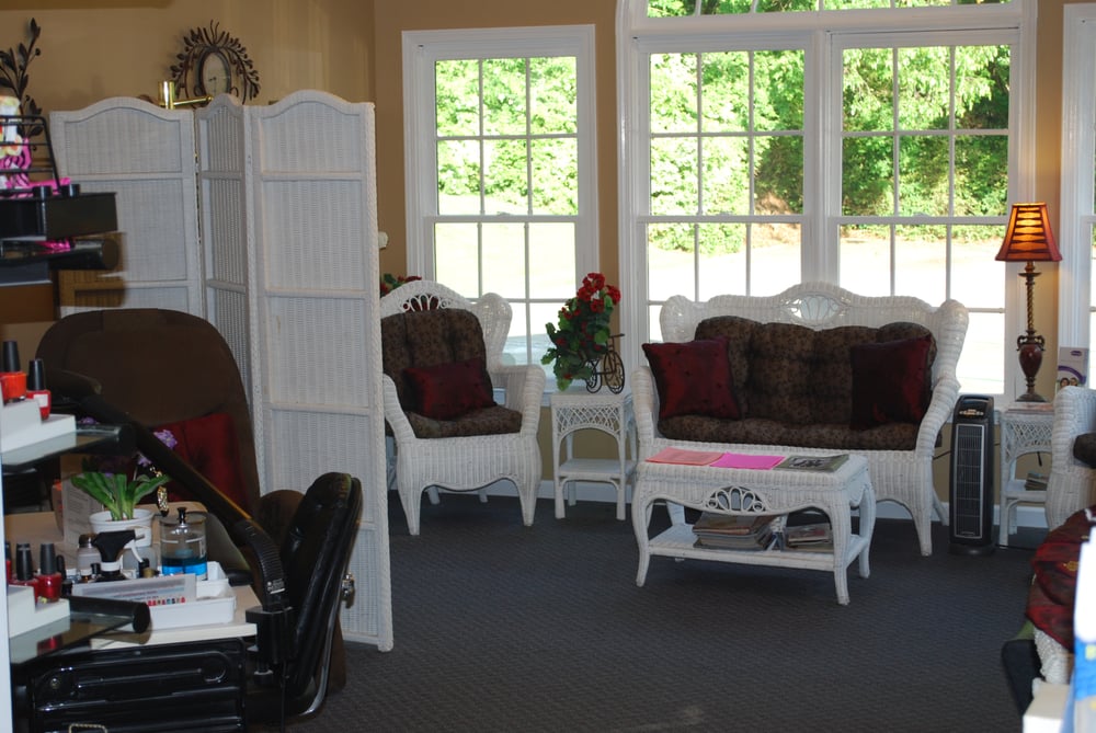 Heads Up Hair Design Nail Salons 3083 Cherokee St NW, Kennesaw, GA