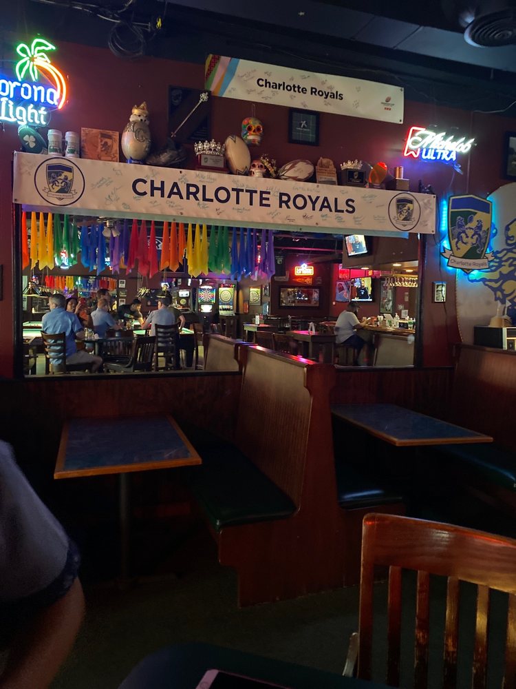 Sidelines Sports Bar & Billiards