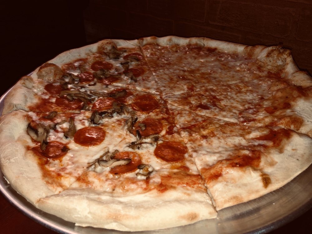 Elidios's Pizza Reviews Knoxville, TN One Bite