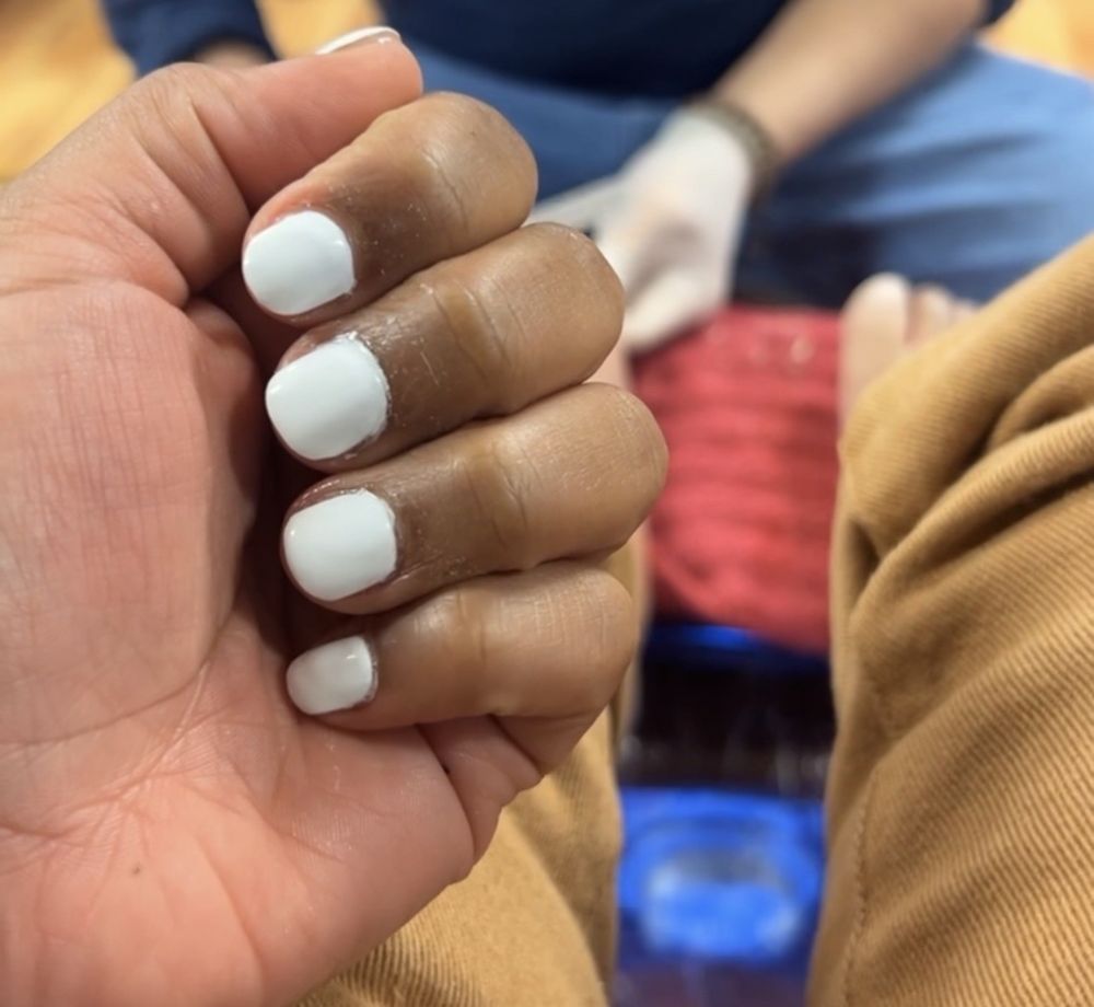 V  Nails