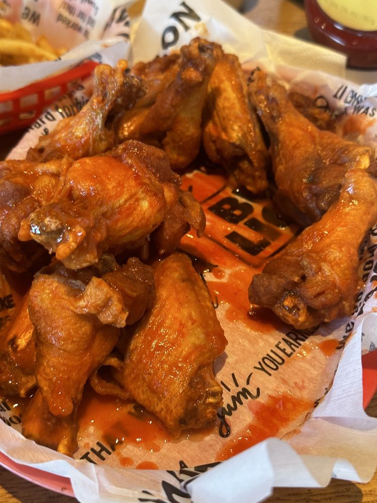 BreWingZ Restaurant and Bar BreWingZ Restaurant and Bar