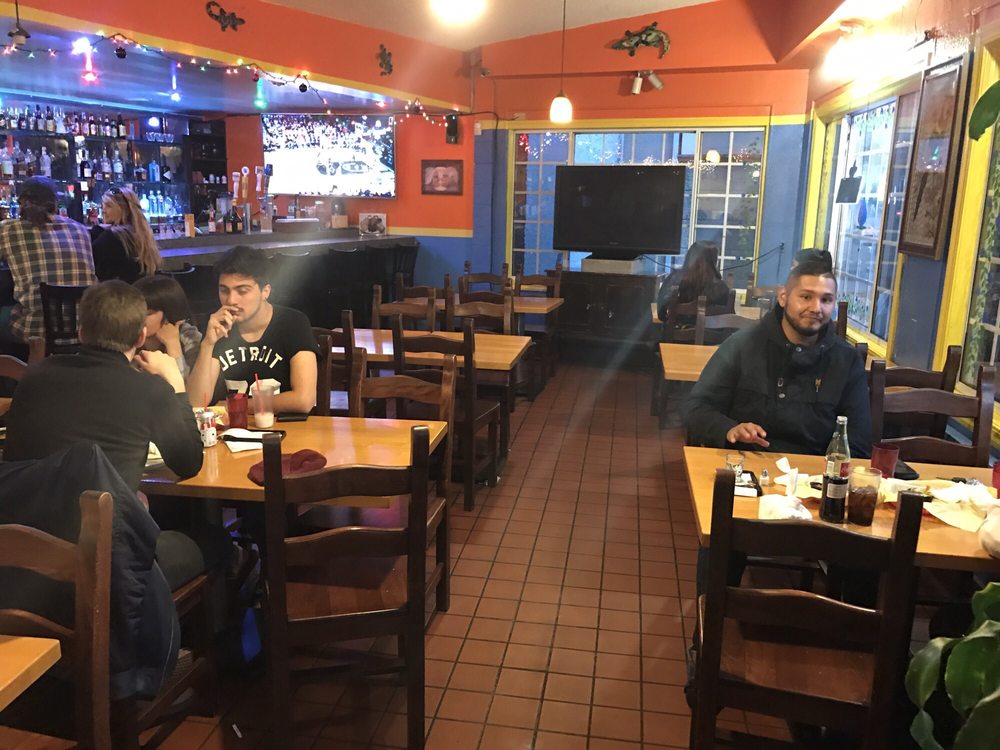 When The Restaurants Has Tables Open But You Order To Go Don T Photo Of Los Cántaros Restaurant And Taquería Oakland Ca United States When