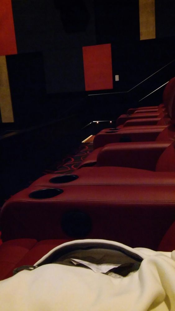 AMC Oakbrook Center 12 17 Photos & 18 Reviews Cinema 600 Oakbrook