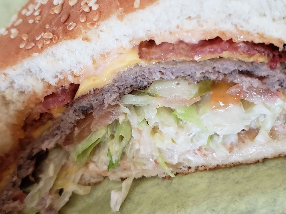 Chelo's Burgers