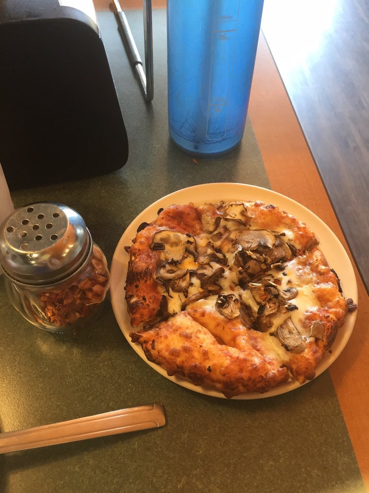 Round Table Pizza 55 Photos 102 Reviews 1202 S Idaho Photo Of Round Table Pizza La Habra Ca United States Personal Size