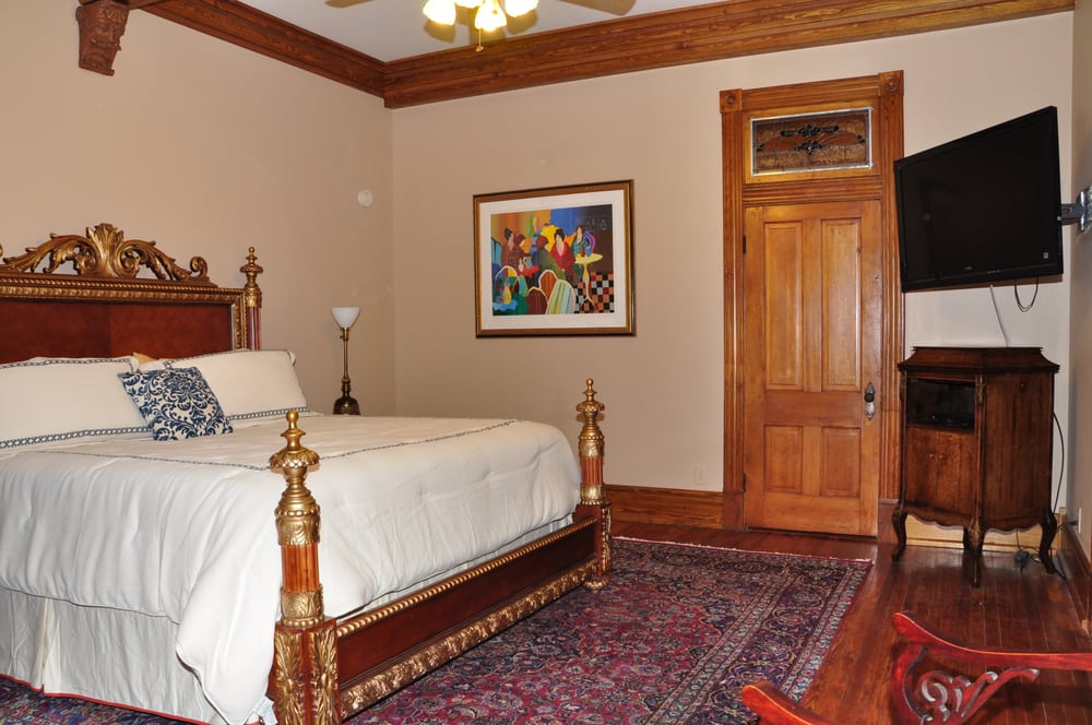 Laughlin House Bed and Breakfast 18 Photos Bed & Breakfast 102 NW