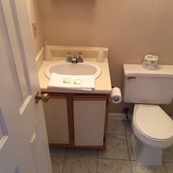 Sands Hotel Resort 30 Photos 20 Reviews Hotels 32 Ashworth Photo Of Sands Hotel Resort Hampton Nh United States Nasty Bathroom