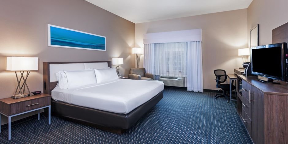 Holiday Inn Express & Suites Pharr