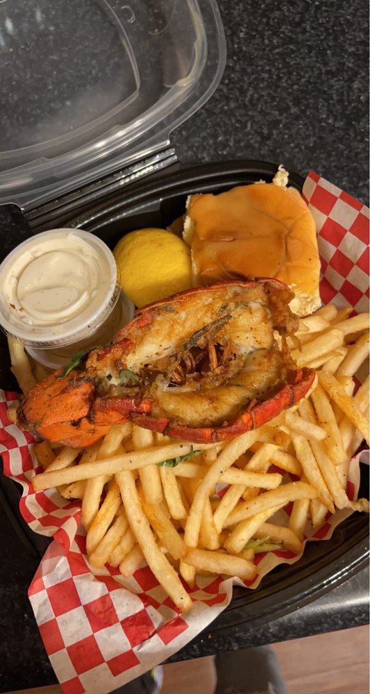 Round The Way Eatery