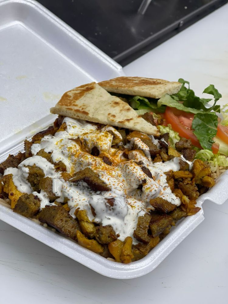 Mo’s Halal Platters