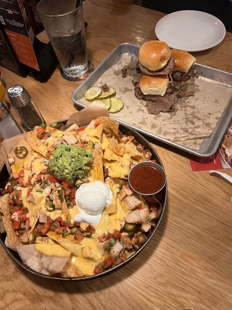 BJ's Restaurant & Brewhouse BJ's Restaurant & Brewhouse