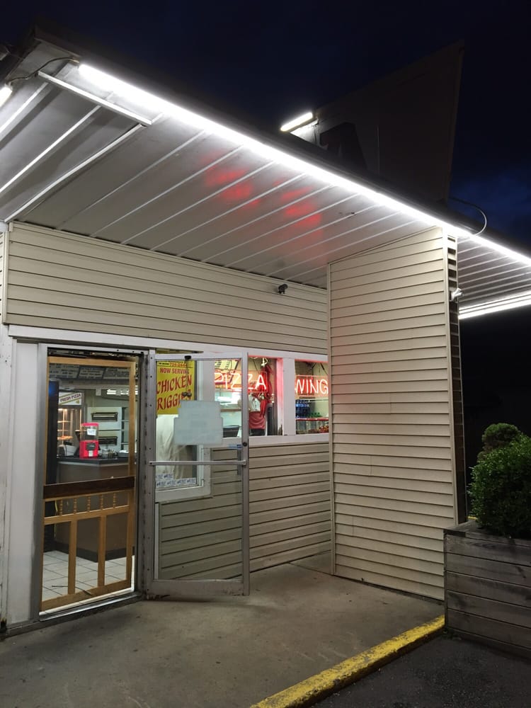 Tonys Pizzeria Pizza 2115 Whitesboro St, Utica, NY Restaurant