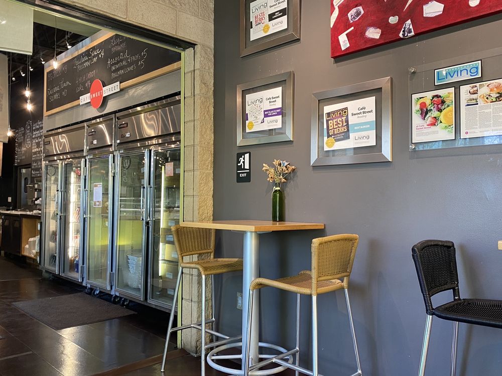 Cafe Sweet Street
