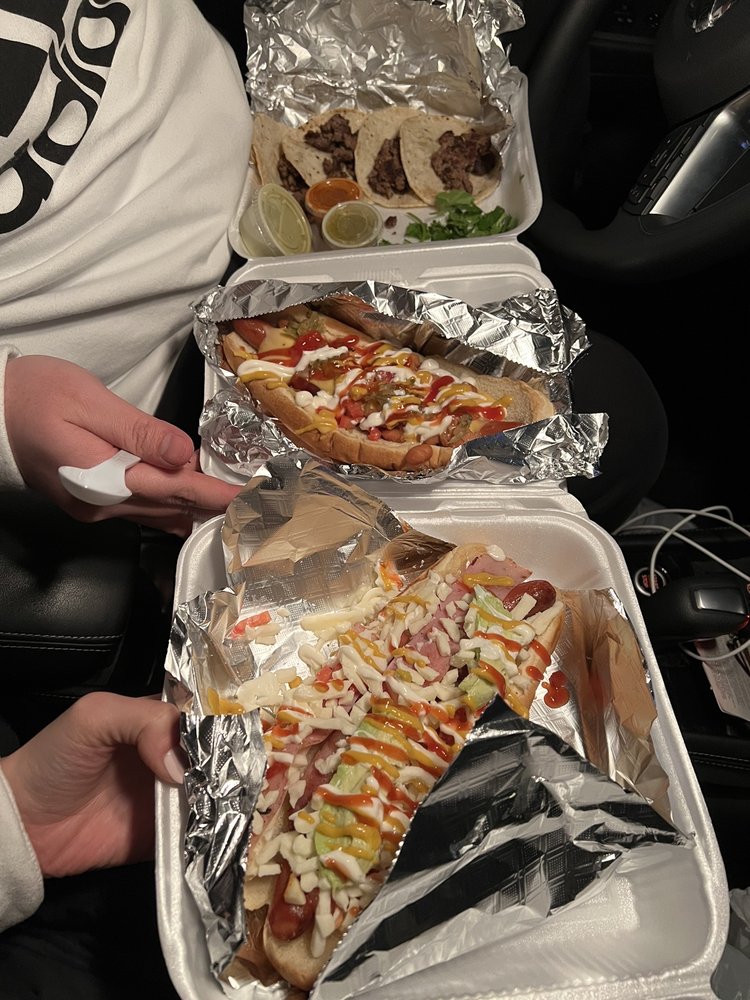 Doggo’s  - Tacos Burritos Juarez Hot Dogs Tortas