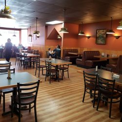 The Green Tree Restaurant 12 Photos 19 Reviews American Photo Of The Green Tree Restaurant Chillicothe Oh United States Dining Area