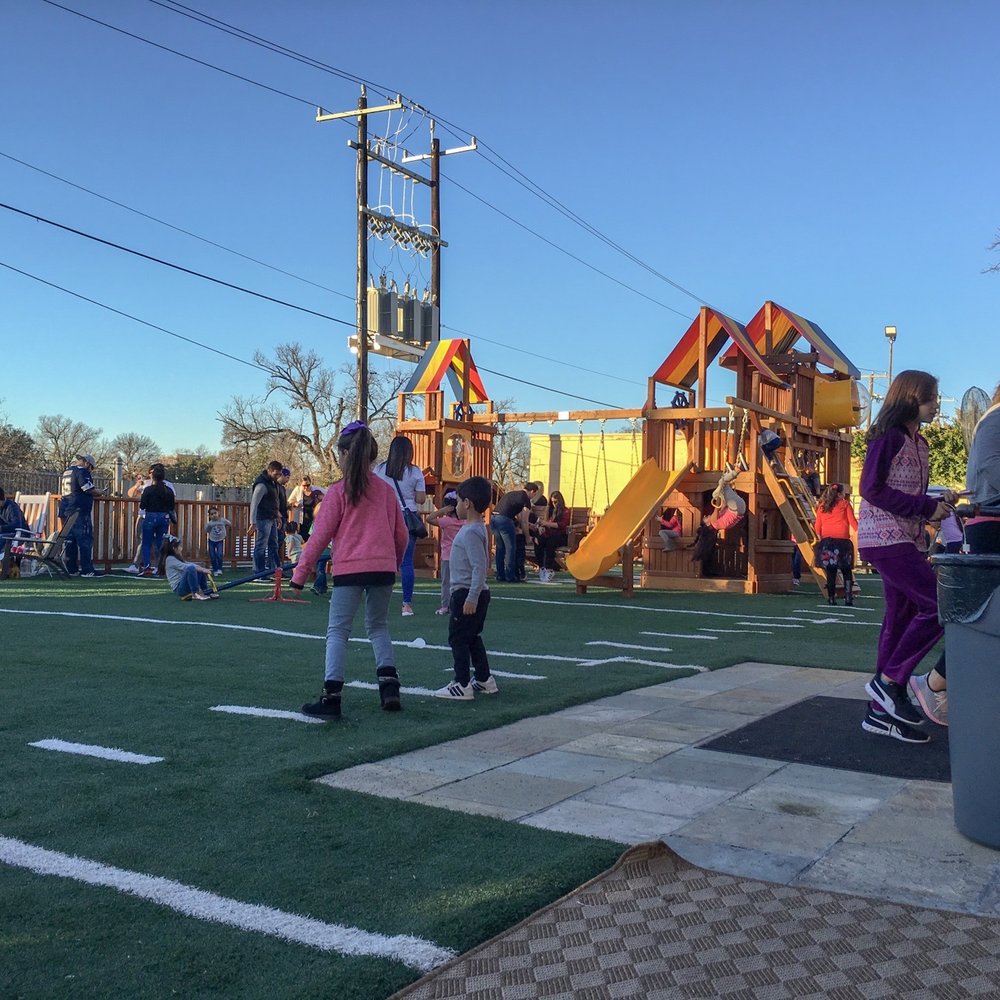 Backyard on Broadway 2411 40 Photos & 16 Reviews Bars 2411