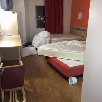 Motel 6 21 Reviews Hotels 3551 Mall Loop Dr Joliet Il Photo Of Motel 6 Joliet Il United States Our Room When We
