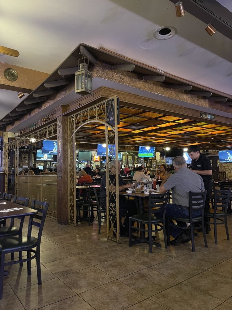 Maggie's Pub