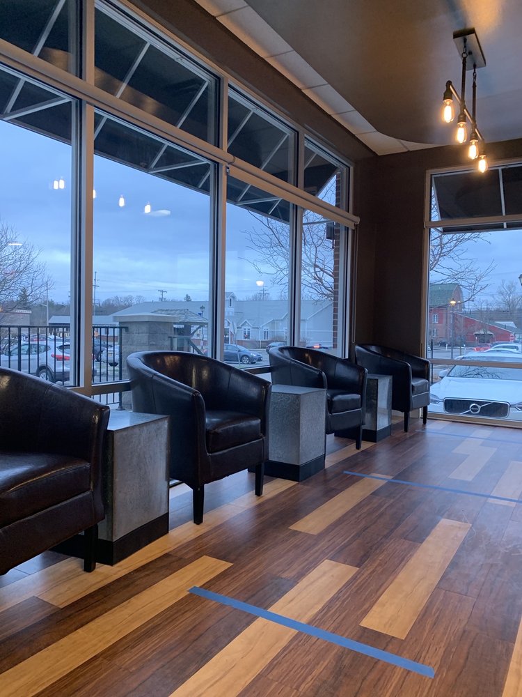 Uncle Franks Mens Club Barber Shop & Lounge