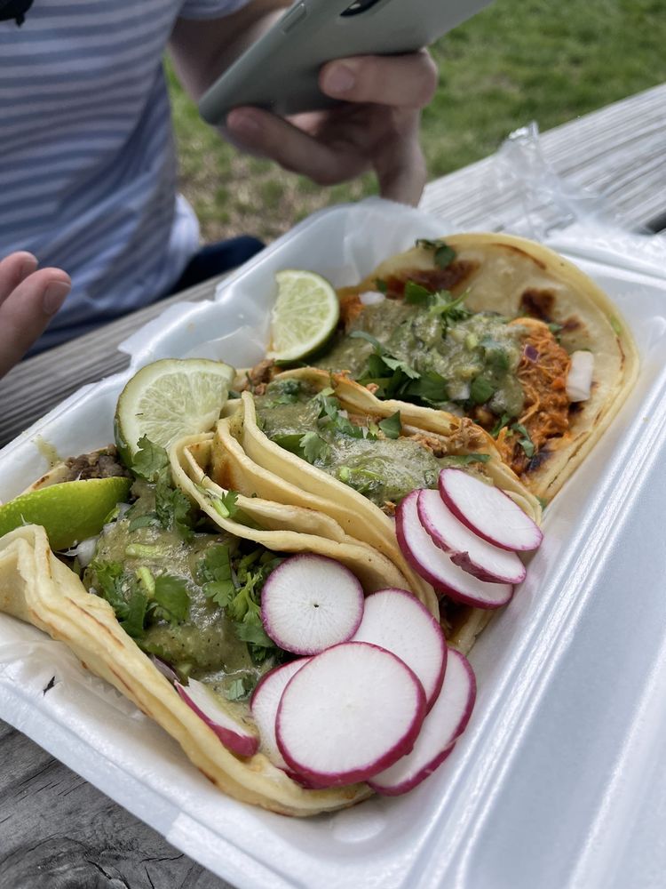 Dos Hermanos Tacos