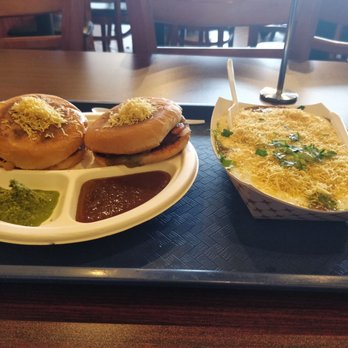 Dalicious Indian Restaurant Order Online 94 Photos 131 Reviews Photo Of Dalicious Indian Restaurant Naperville Il United States Dabeli And Papdi