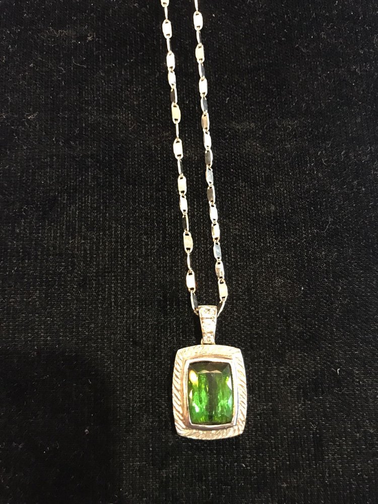 Secrète Jewelry
