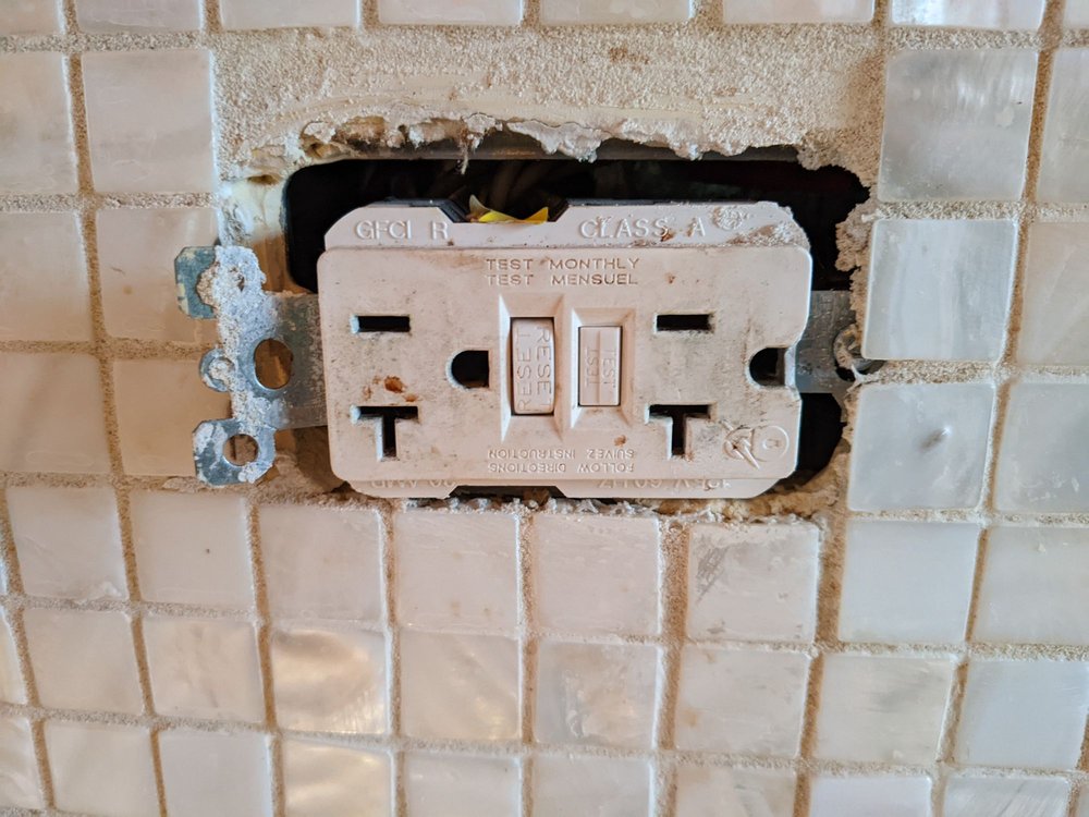 image of business In and Out Handyman Specialist 