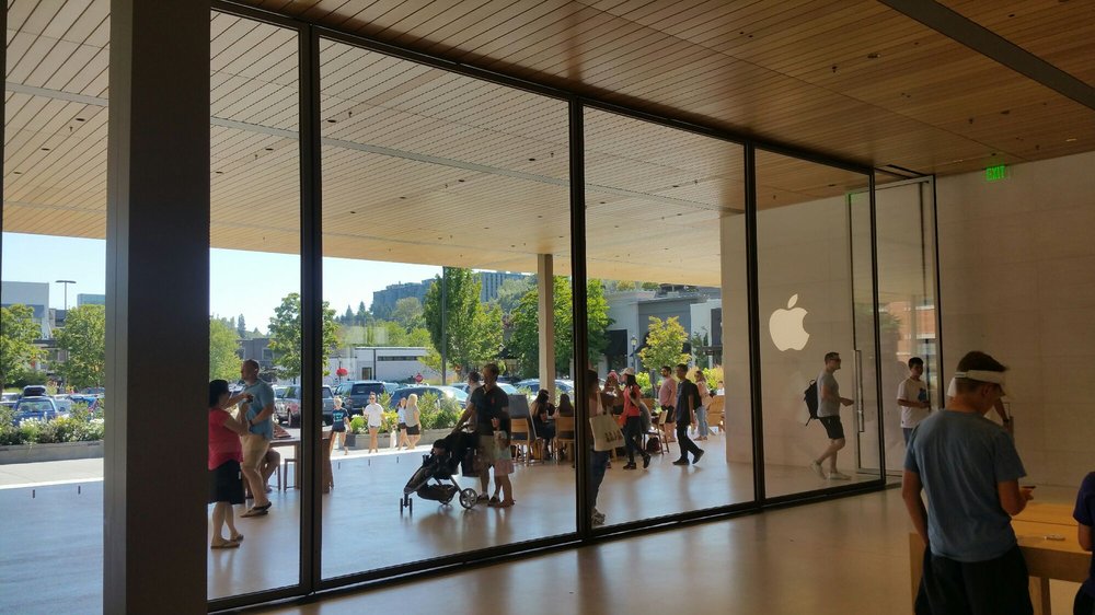 Apple University Village 2656 NE University Village Street, Seattle