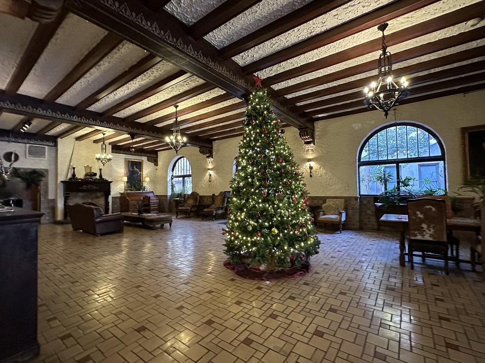 Holland Hotel