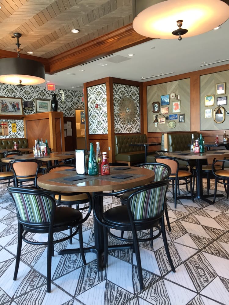 Uptown Brasserie 96 Photos & 150 Reviews Brasseries Jfk Terminal
