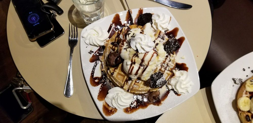 D-Spot Dessert Cafe & Bistro
