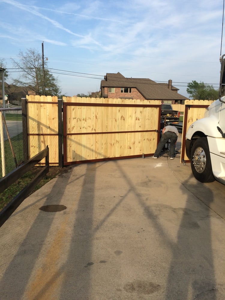 Tomahawk Roofing Company