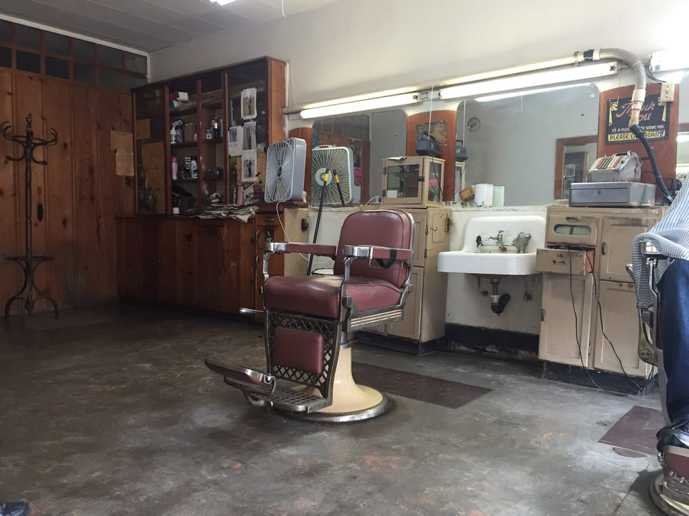 Barney’s Barber Shop Barbers 215N North Muskogee Ave, Tahlequah, OK