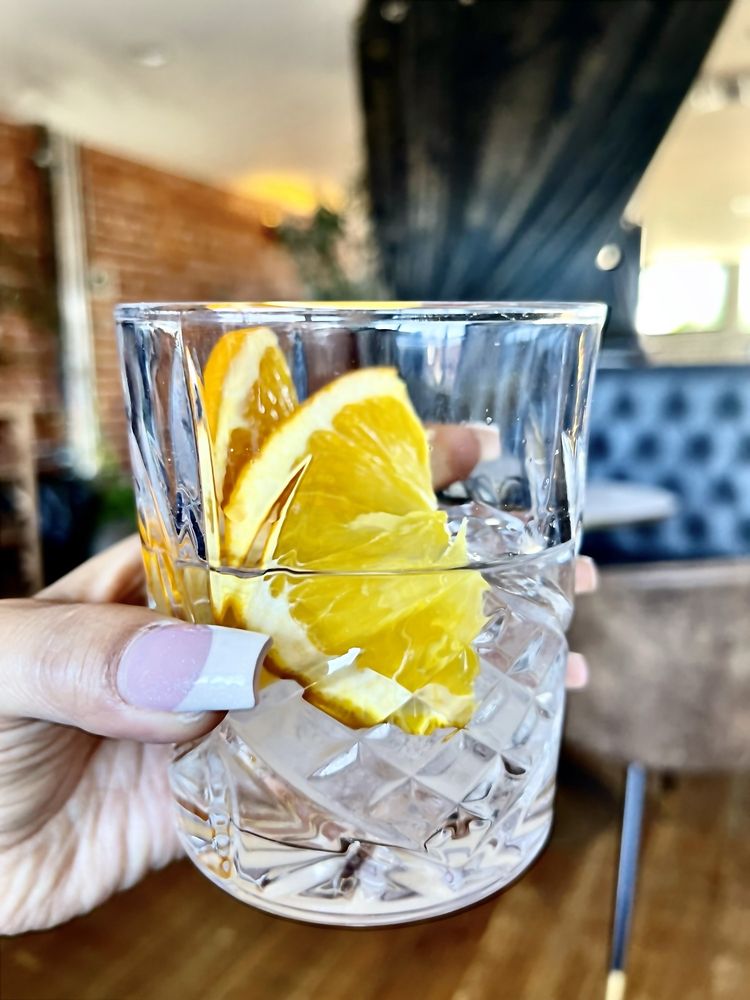 Bentley's Cocktail Bar & Lounge