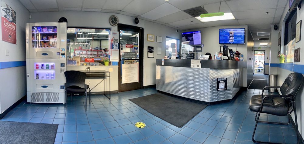 SpeeDee Oil Change & Auto Service