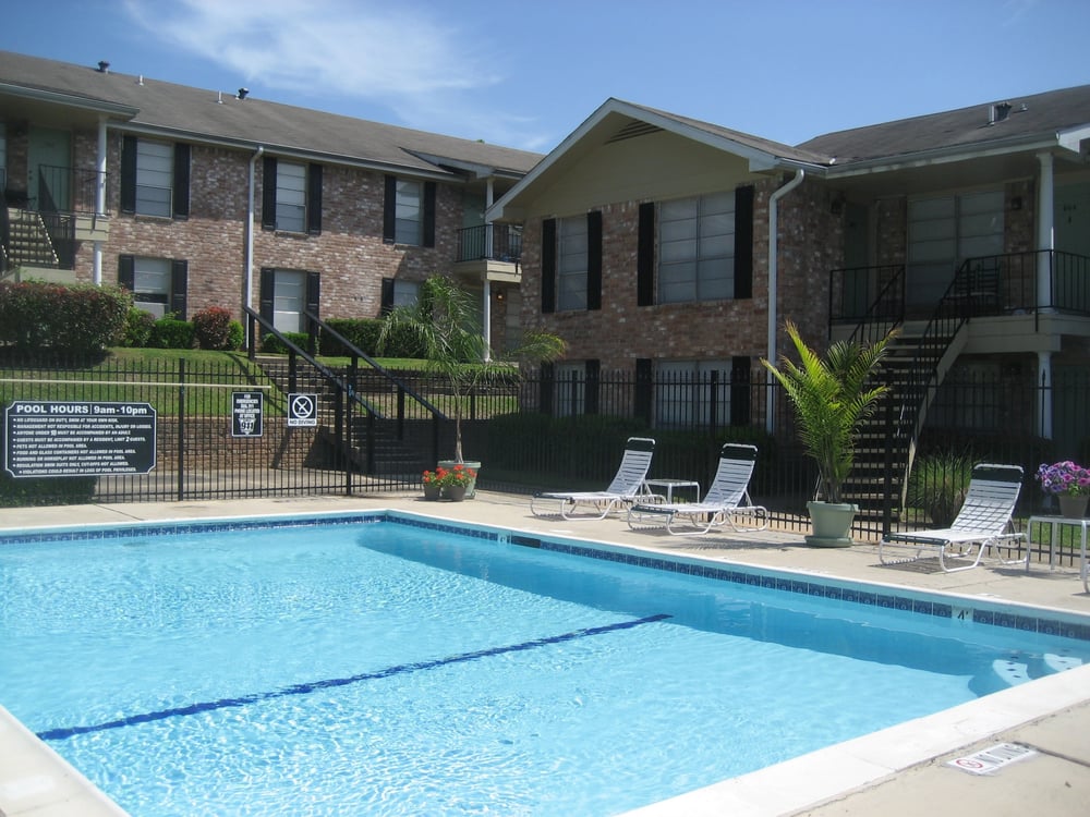 Woodhollow Apartments