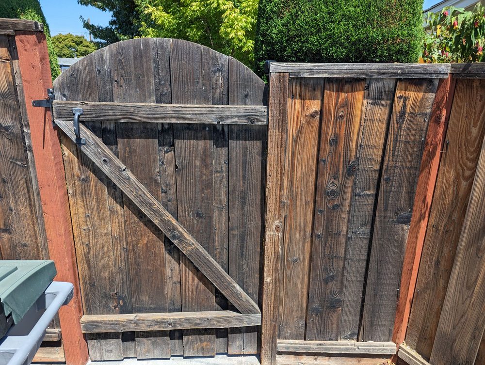 Esquivel Fencing Company