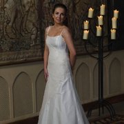 Yvonne Harrington Dressmaker － 都柏林, Co. Dublin, 愛爾蘭的相片。Wedding Dresses