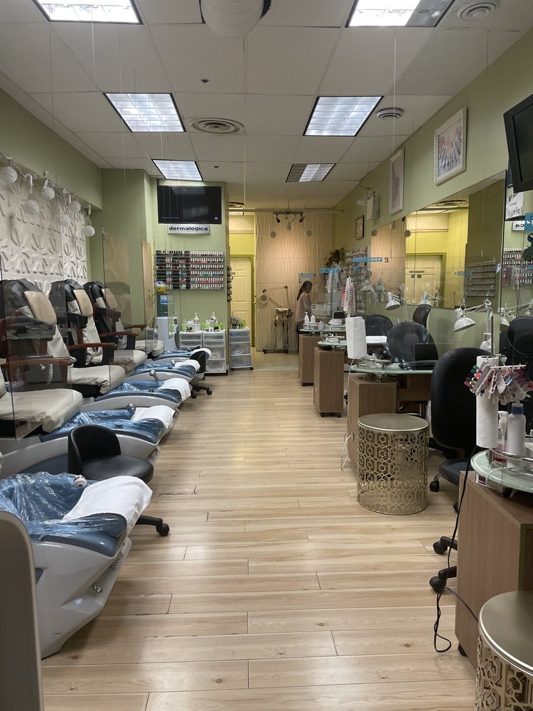 Mosaa Nails & Aesthetics