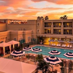 Balboa Bay Resort photo