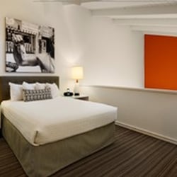 Inn At Venice Beach 50 Photos 87 Reviews Hotels 327 Photo Of Inn At Venice Beach Ca United States Lofted Bedroom