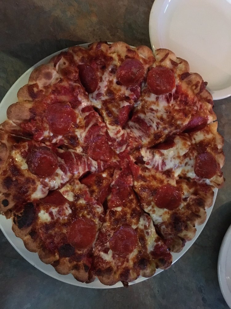 Geppetto’s Pizza & Ribs 13 Reviews Pizza 4350 Mayfield Rd