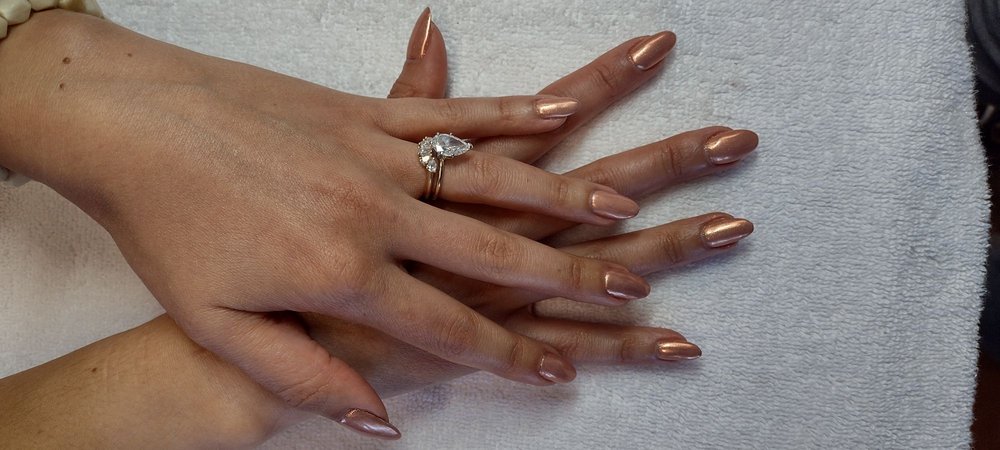 High 5 Nail