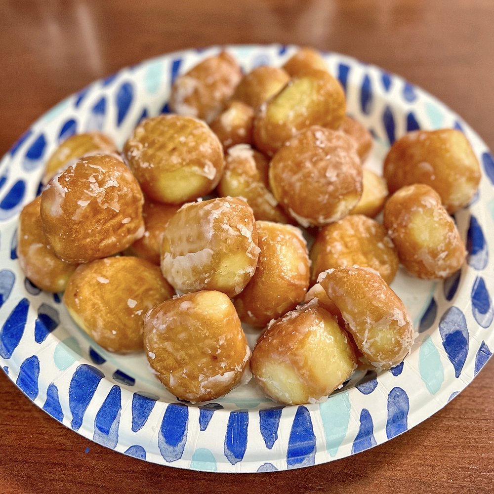 R B Donut & Sweets Shoppe