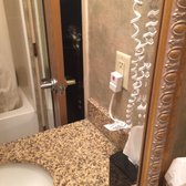 Tazewell Hotel Suites 29 Photos 30 Reviews Hotels 245 Photo Of Tazewell Hotel Suites Norfolk Va United States The Bathroom