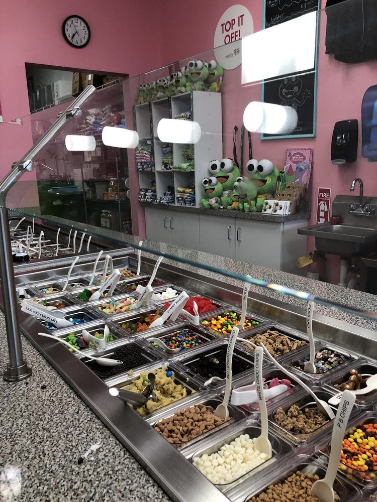 sweetFrog Premium Frozen Yogurt