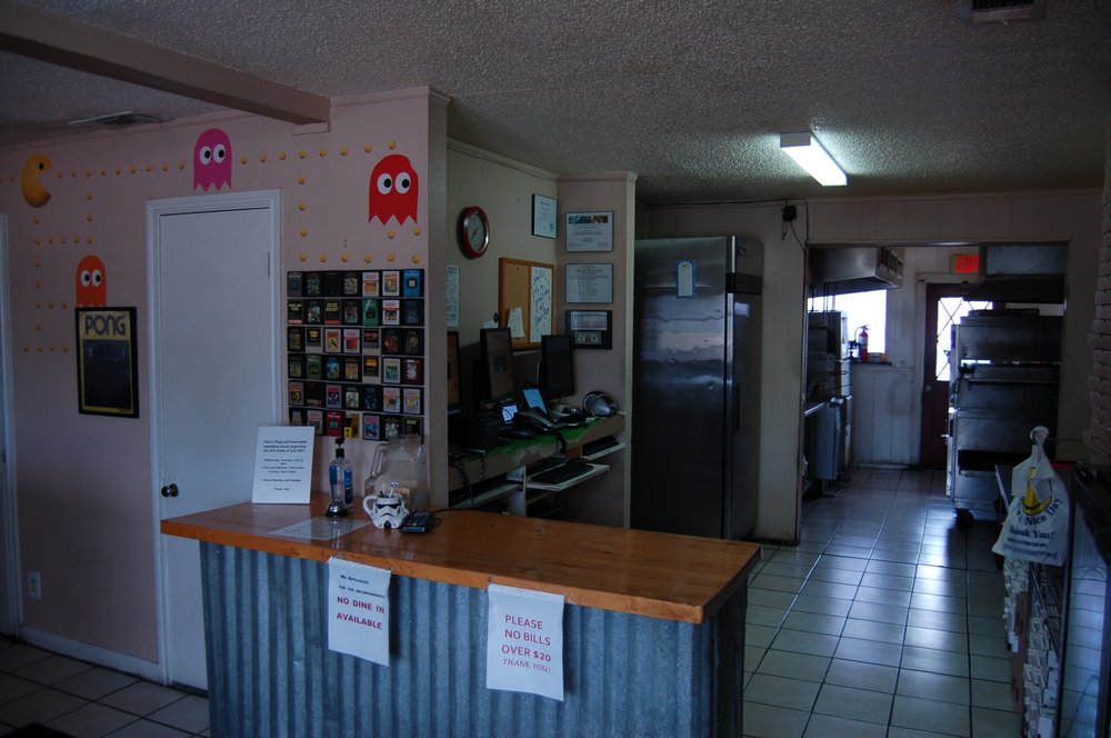 Dino's Pizza